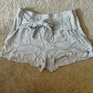 Roxy, Medium, shorts with bow, no pockets